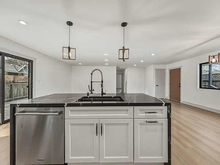 295 Foothill Blvd — Photo 18