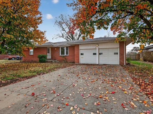 4949 Brookline Dr, Bartlesville, OK 74006