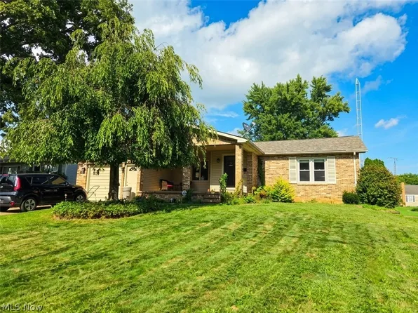 714 Sunset Dr, Lisbon, OH 44432