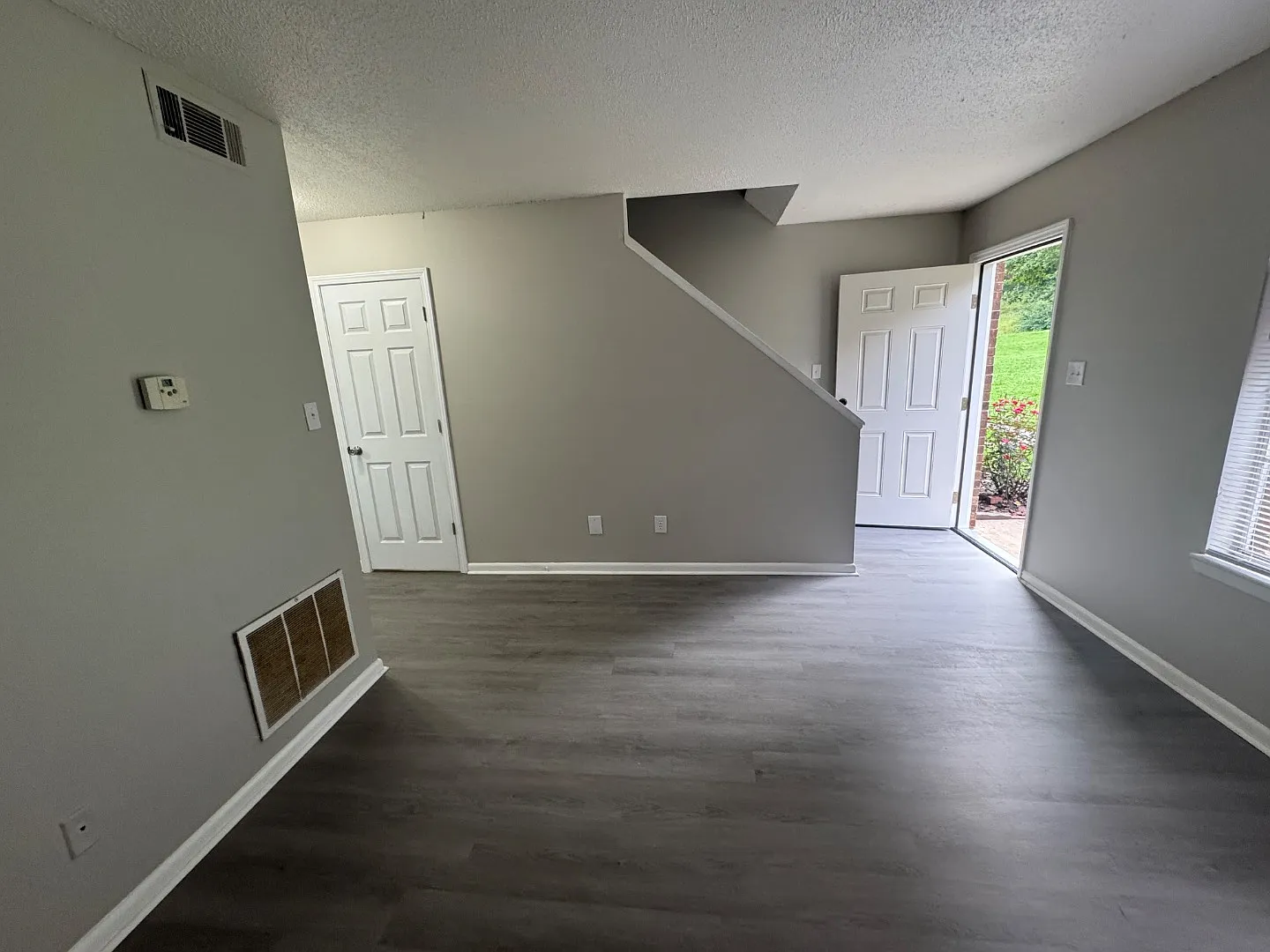 802-806 British Woods Dr - Apartment #3 — Photo 1