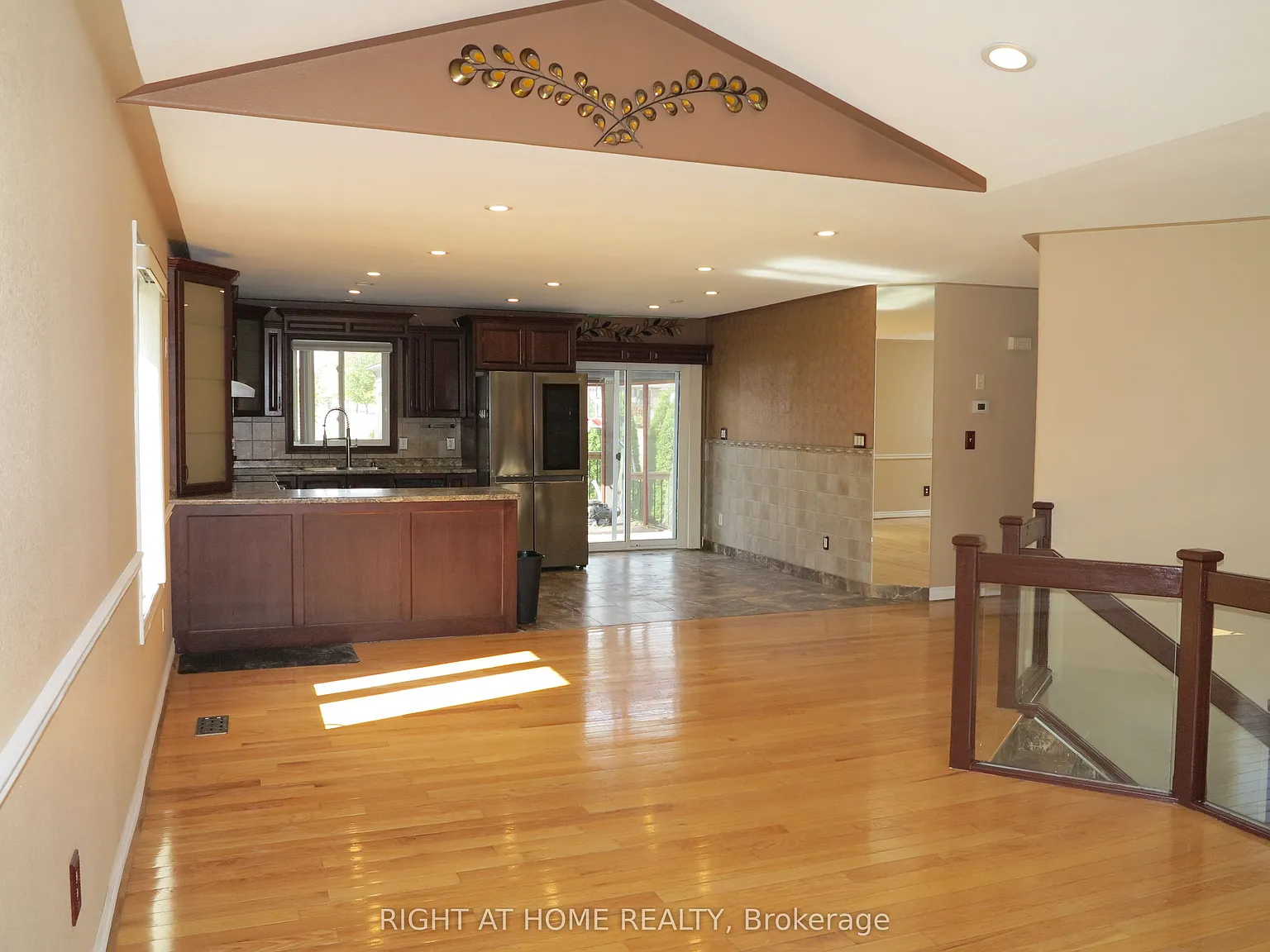 4 bed, $3,000 — Photo 4