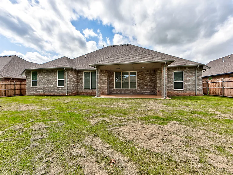 3027 Pescara Dr — Photo 52
