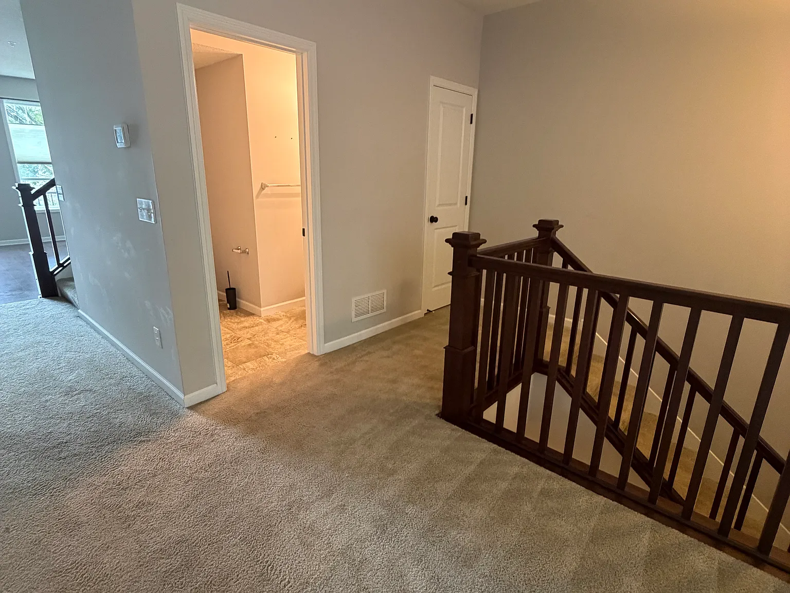 4 bed, 3.5 bath, 2368 sqft, $3,100 — Photo 2