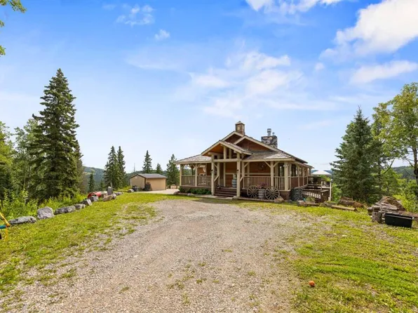 11 N Black Bear Ln, Rural Foothills County, AB T0L 0K0