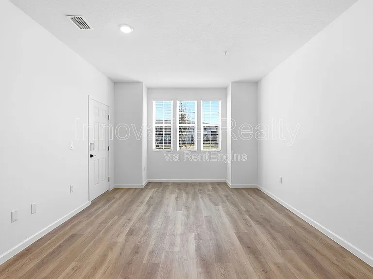 Venture Apartments — Photo 93