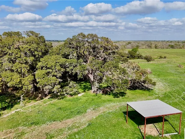 572 County Road 217 #C, Schulenburg, TX 78956