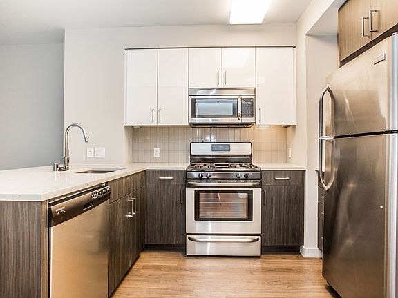 4th image of 103 Polk St #111