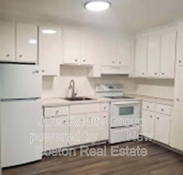 700 Cummins Hwy — Photo 1
