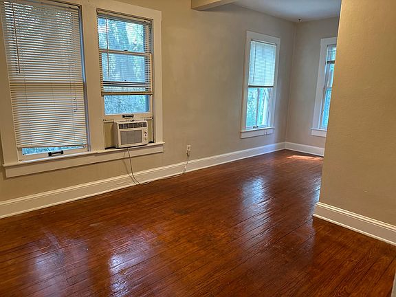 3rd image of 824 E University Ave #3