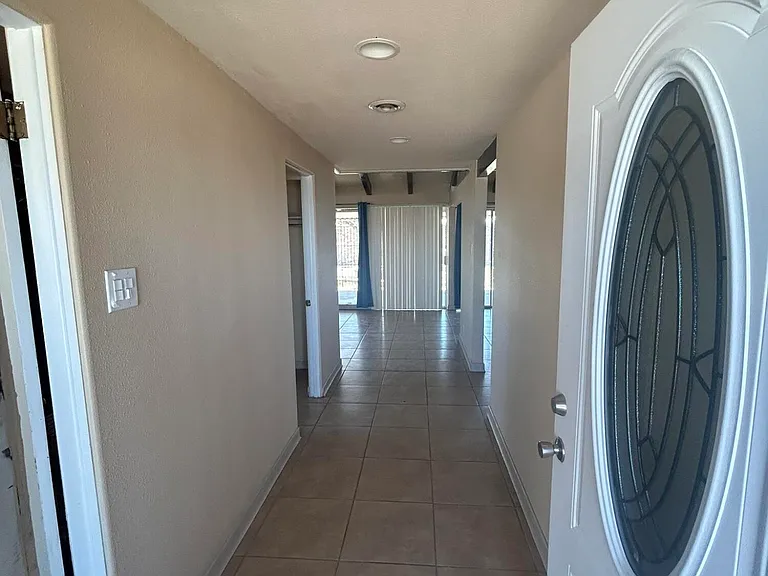 212 Crestmont Dr — Photo 8