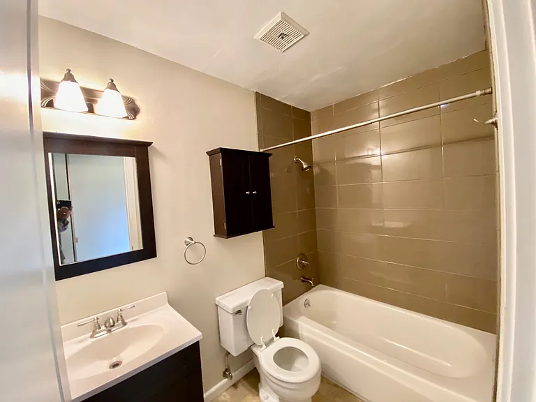 321 Bellevue Way SE #406 — Photo 7