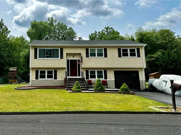 31 Nordica Circle, Stony Point, NY 10980