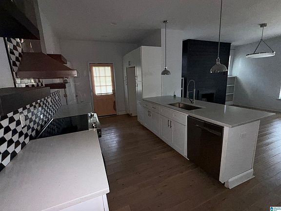 4th image of 1257 Graymont Ave W