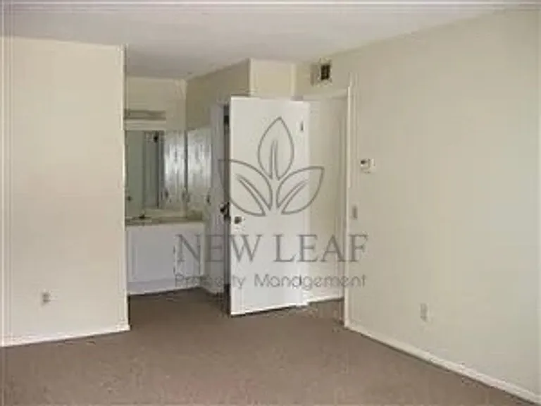 3054 Gladstone St #4 — Photo 5