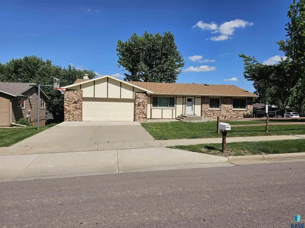 2408 S Valley View Rd, Sioux Falls, SD 57106