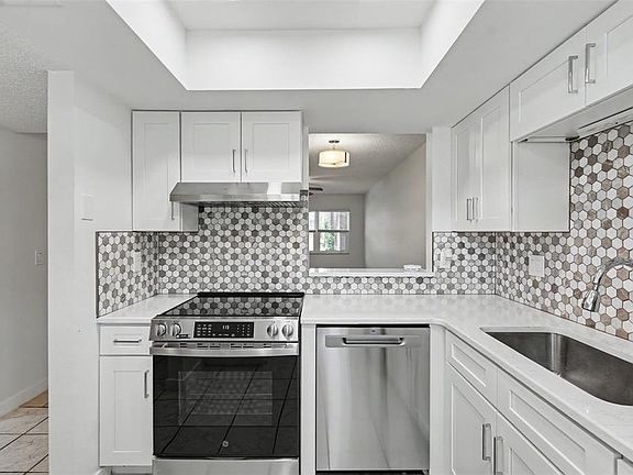 2nd image of 4805 Alt 19 APT 114