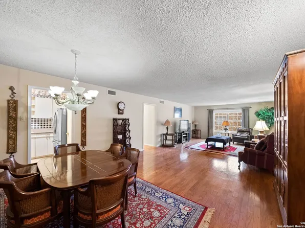 2420 McCullough Ave #215, San Antonio, TX 78212