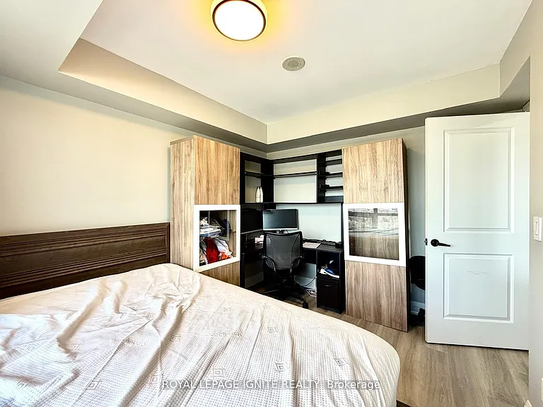 151 Village Green Sq #2001 — Photo 22