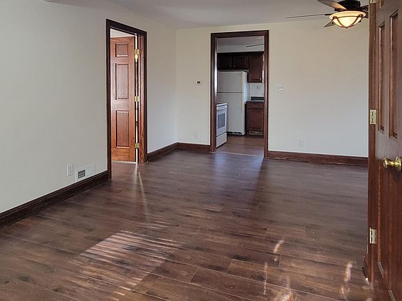 5th image of 535 E Barrett Ave