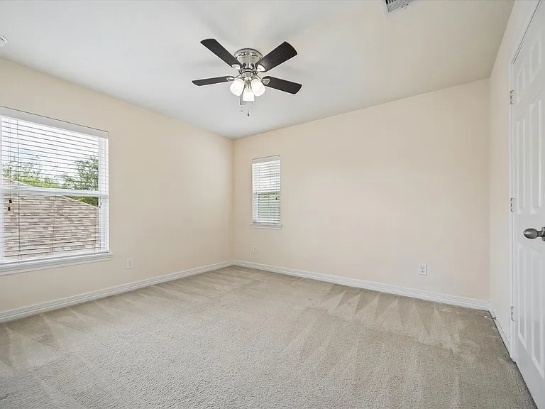 10108 Hidden Creek Falls Ln — Photo 14