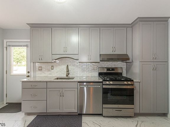 3rd image of 4 George St