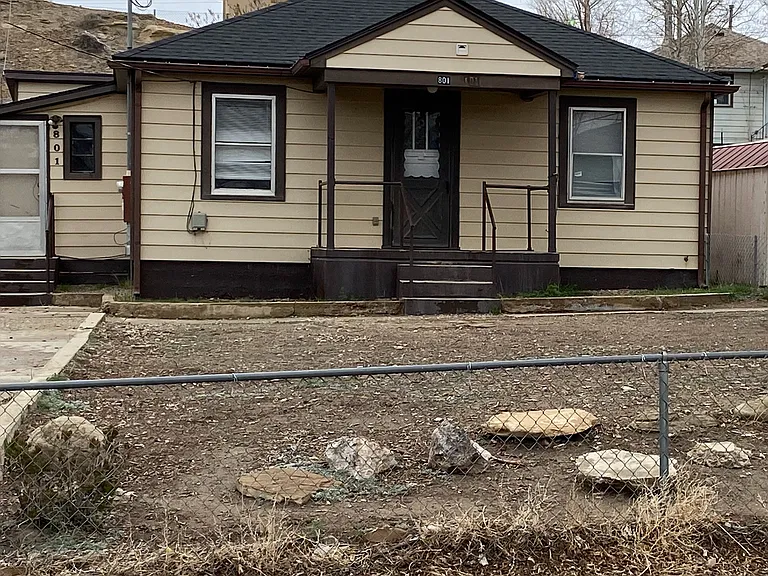 801 Ridge Ave — Photo 1