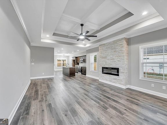 3rd image of 212 Eric Ct