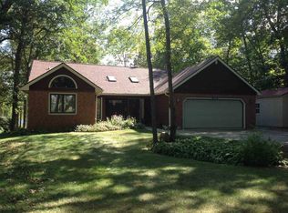 1320 N Finlandia Way, Albion, IN 46701