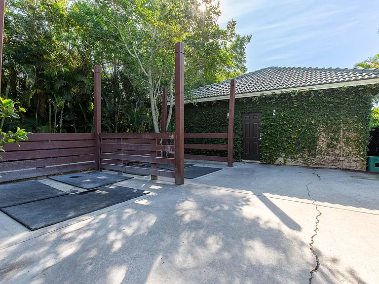 2583 Appaloosa Trl — Photo 10