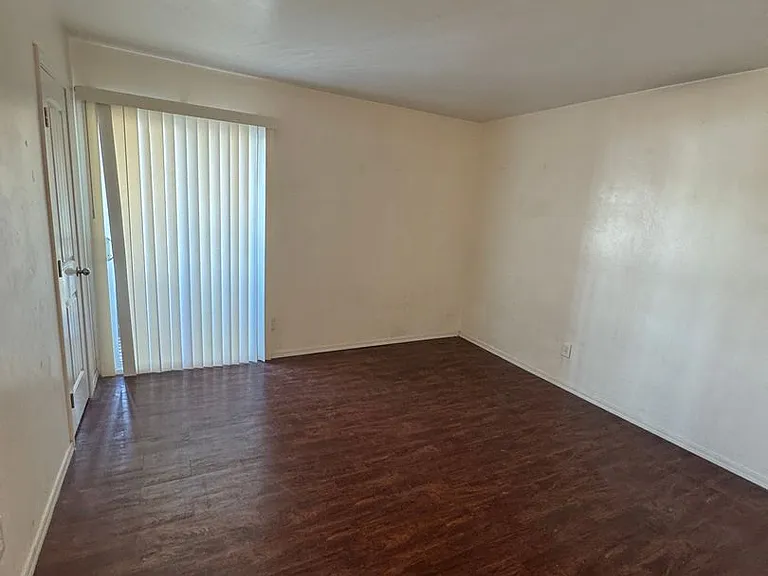 2813 N Mountain Ave — Photo 6