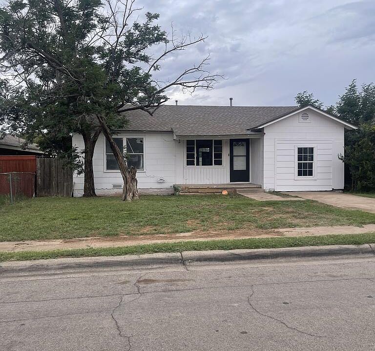 1st image of 937 Edwards St