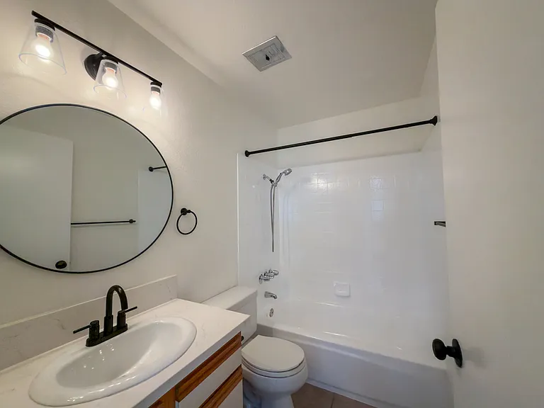 Laurel Canyon Place — Photo 7