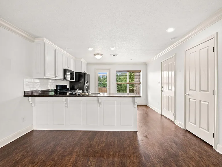 169 Cypress St #1 — Photo 4