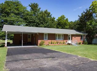 813 Broad St, Greenfield, TN 38230