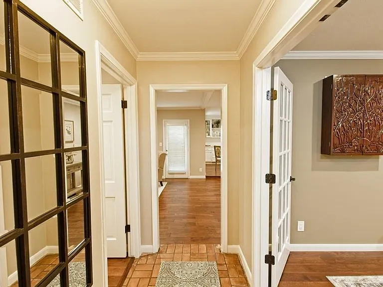 1307 Glen Cove Dr — Photo 5