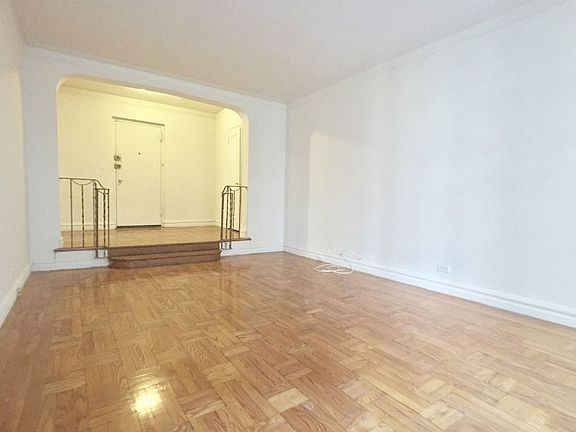 5th image of 499 Fort Washington Ave APT 3E
