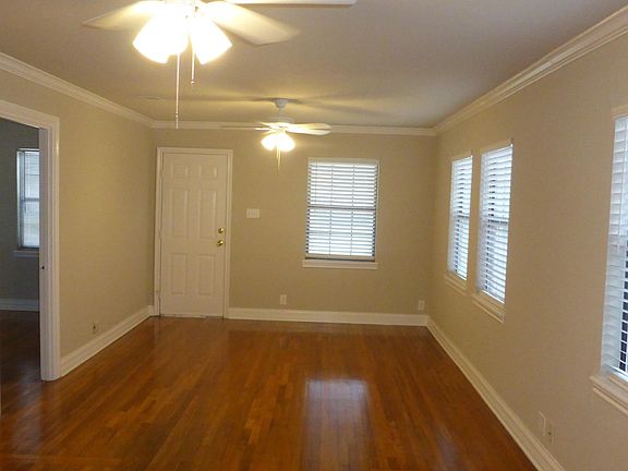 4th image of 5806 Dahlia Ln