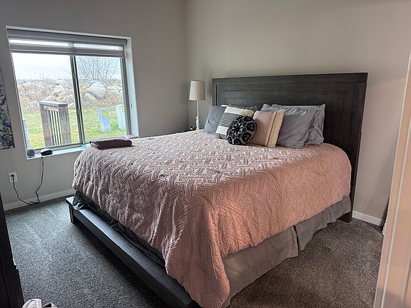 4th image of 245 Half Moon Dr