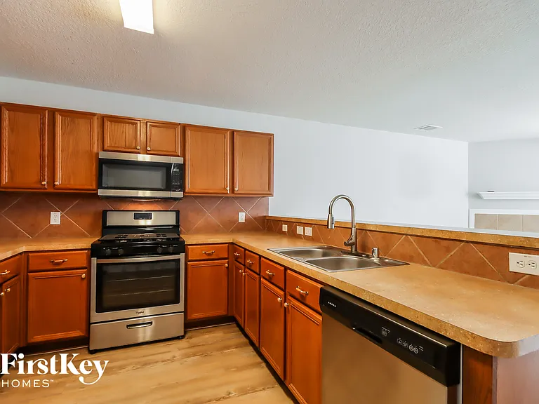 16941 Wren Hill St — Photo 7