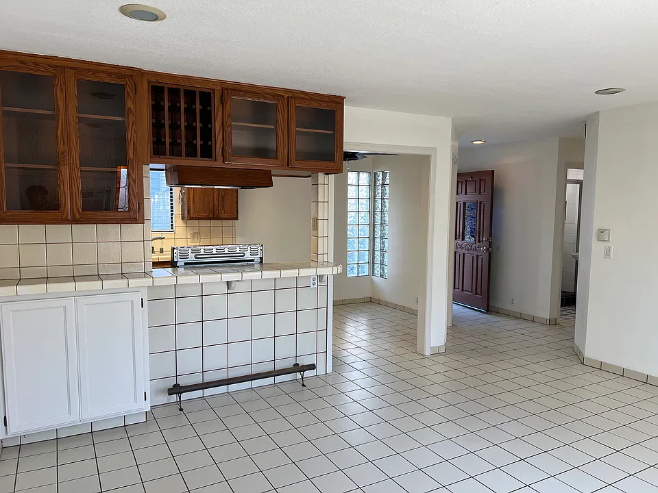 666 Coronado Ave #668