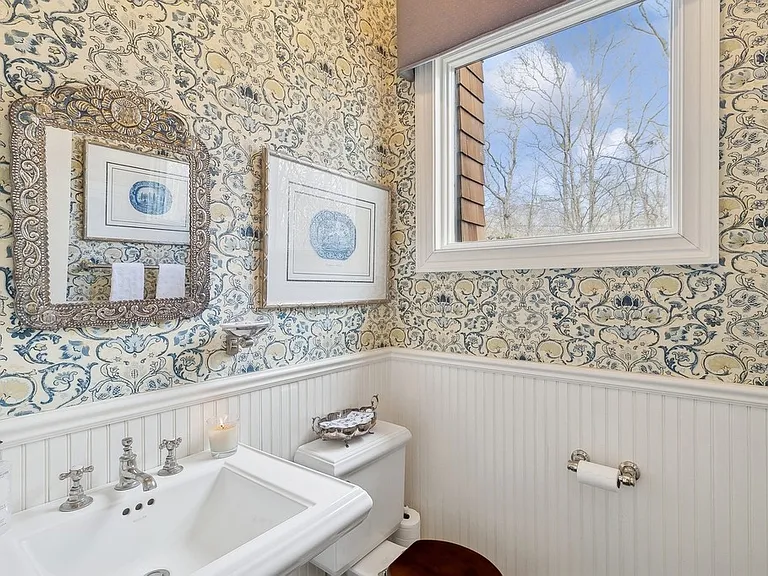 2296 Deerfield Rd — Photo 5