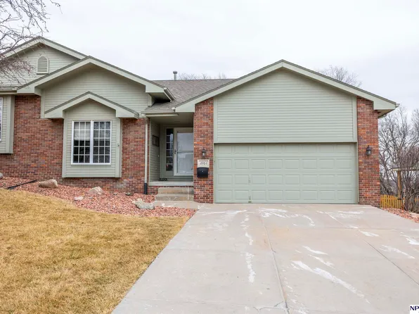 4914 Lakeside Dr, Papillion, NE 68133