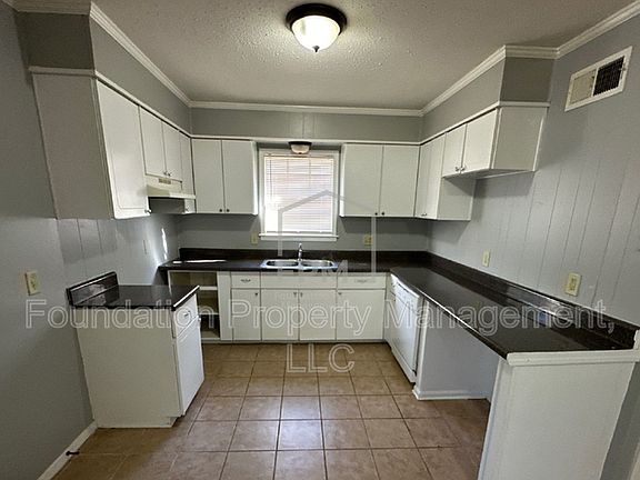 3rd image of 2874 Knight Rd