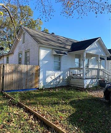 2nd image of 718 Avenue E