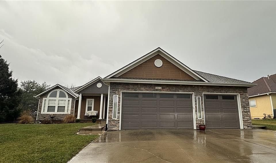 1st image of 4612 SW Gull Point Dr