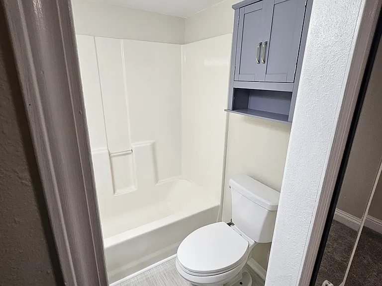 27 Avenue Ln #B — Photo 16