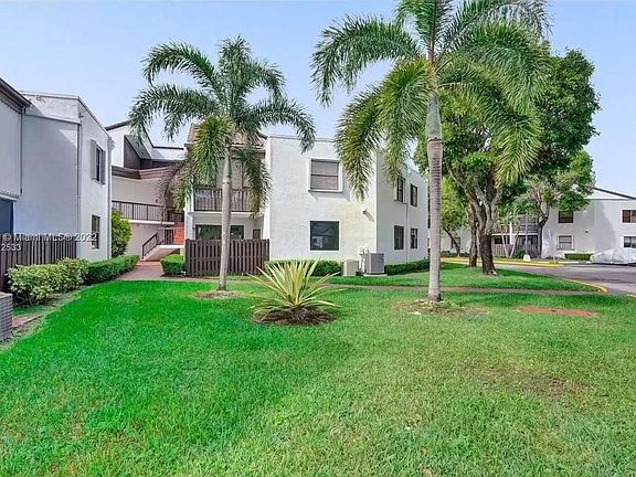 3rd image of 9417 Fontainebleau Blvd APT 108