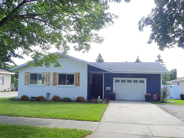 707 Scheurmann St, Essexville, MI 48732