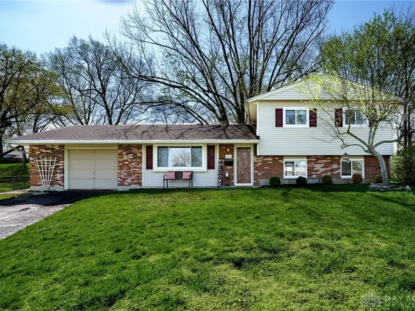 5632 Winterberry Ct, Dayton, OH 45431