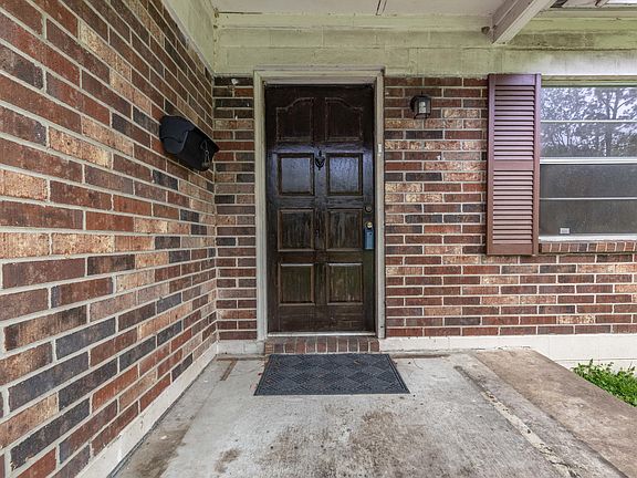 2nd image of 3329 Killarney Dr
